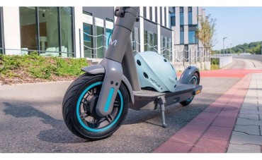 Zasady korzystania z hulajnogi elektrycznej. Bezpieczeństwo na pierwszym miejscu!